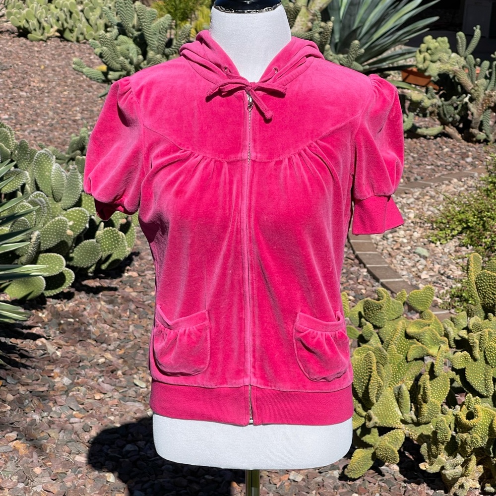 LOVE BY DESIGN VELOUR TOP